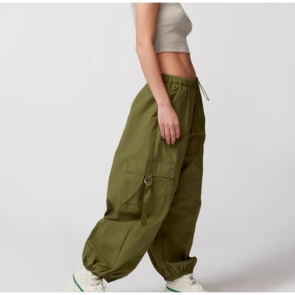 Urban Outfitters Joggers UO Womens XS Jana Nylon Balloon Cargo Pants Moss Green - Picture 1 of 11